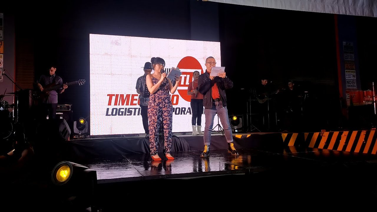 Corporate Christmas Party Planning & Hosting | #RoadToTheBIGDay Vlog