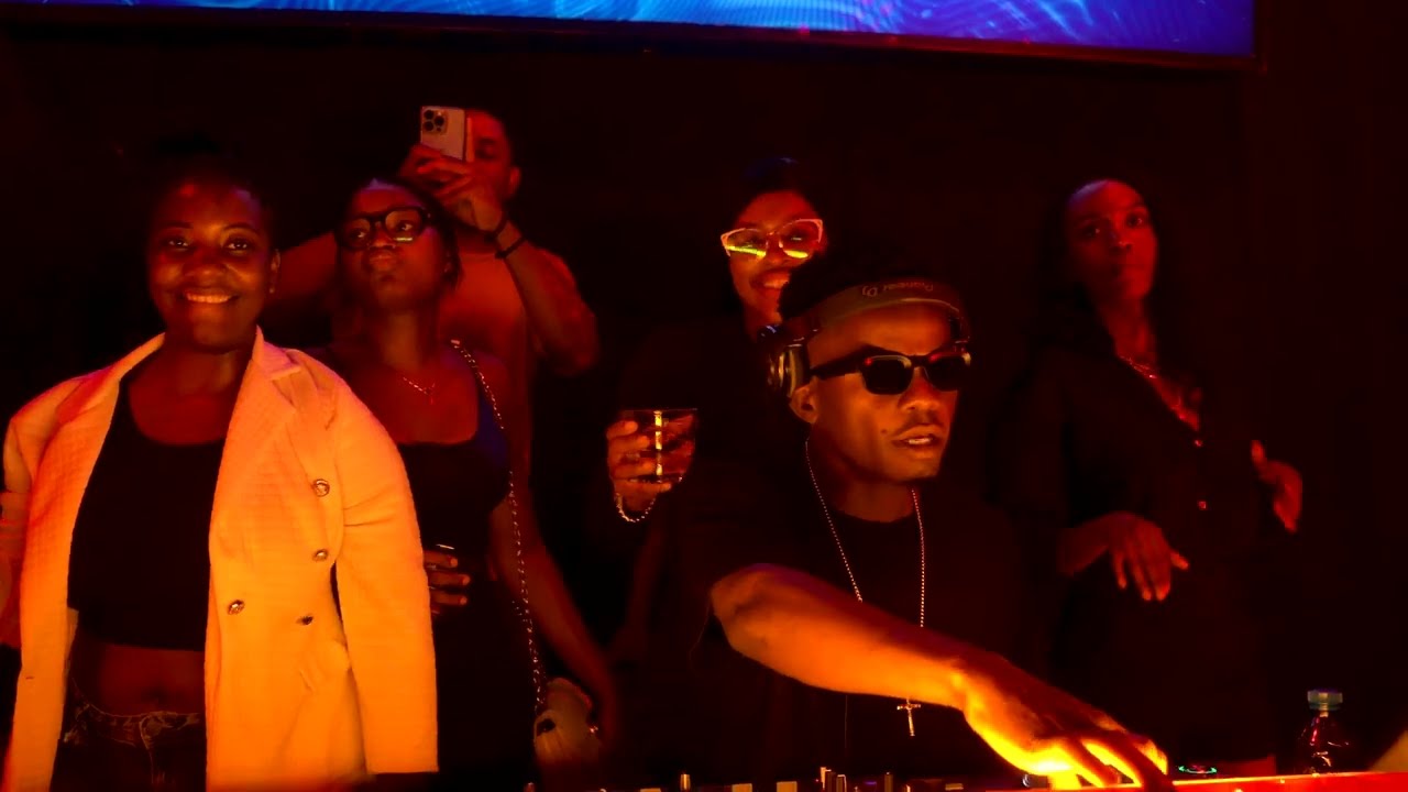 Wilson Kentura - LIVE at BROKA SHOWCASE, Luanda (Afro House Set)
