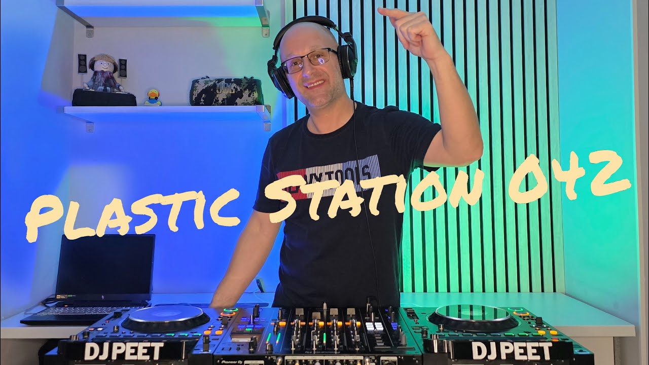 DJ Peet - Plastic Station 042 I Santa Edition I Melodic Techno & Progressive House Mix 2025
