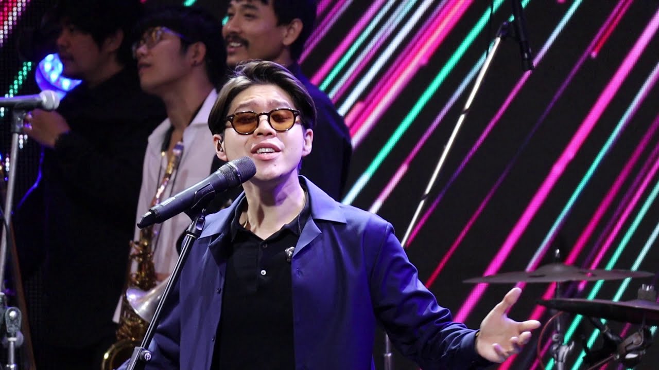 Atom ชนกันต์ - Good Morning Teacher | Live @ Siam Paragon