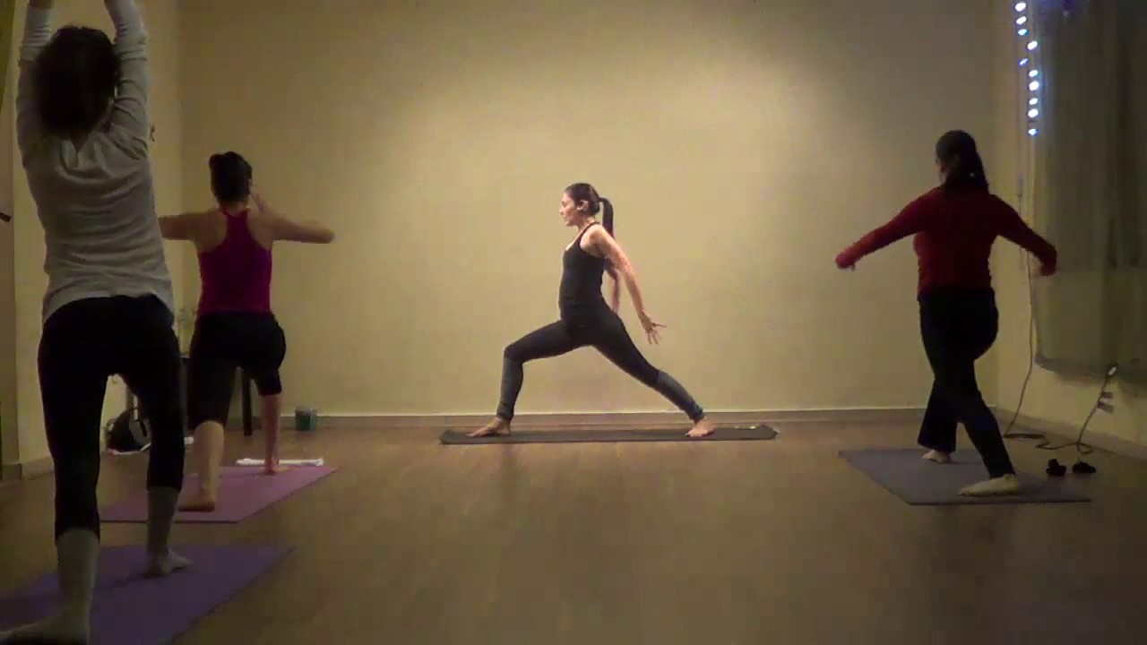 Clase de yoga de Almendra de Sthira Yoga en yogaenlinea.com