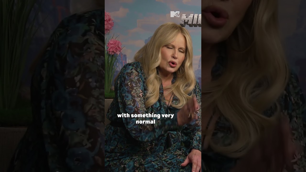 Jennifer Coolidge & Jason Momoa just might be the funniest duo ever 😭