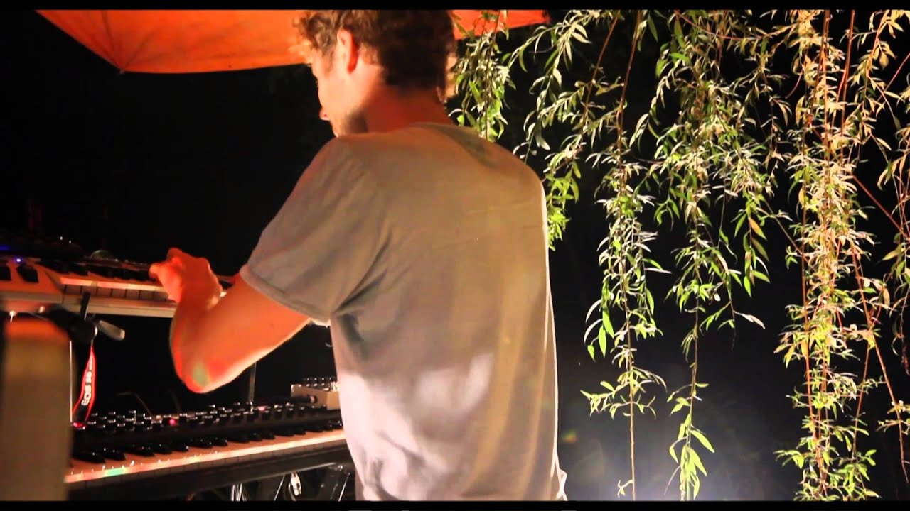 Pomrad - Euh Ja Euh Nee  (Live session)