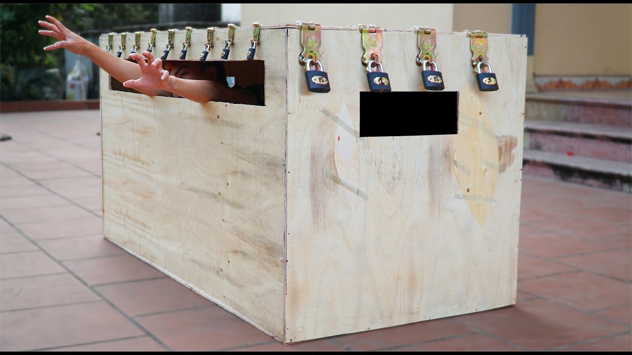 NTN - Thử Thách Thoát Khỏi Tủ Khóa (Escaping From Locked Box Challenge)