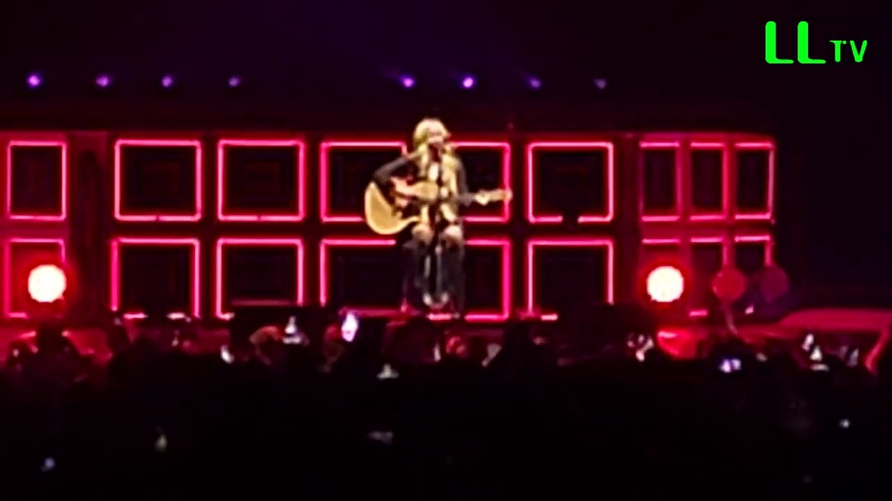 Avril Lavigne - Don't Tell Me - Madison Square Garden (5/30/25)