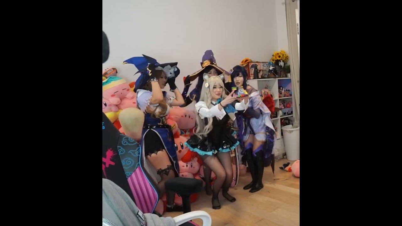 Just a group picture with Emiru, pokimane, ariasaki and hyoon  #emiru #pokimane