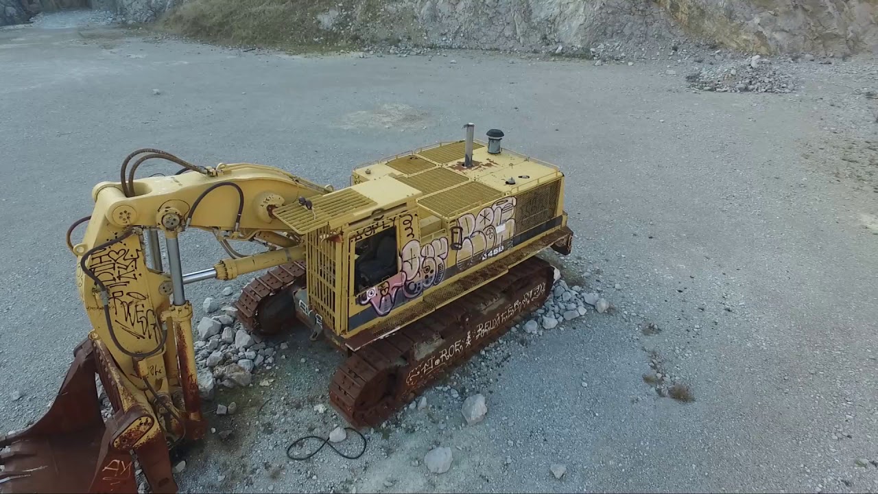 ESPLORIAMO UN' ENORME CAVA ABBANDONATA, CON IL DRONE!