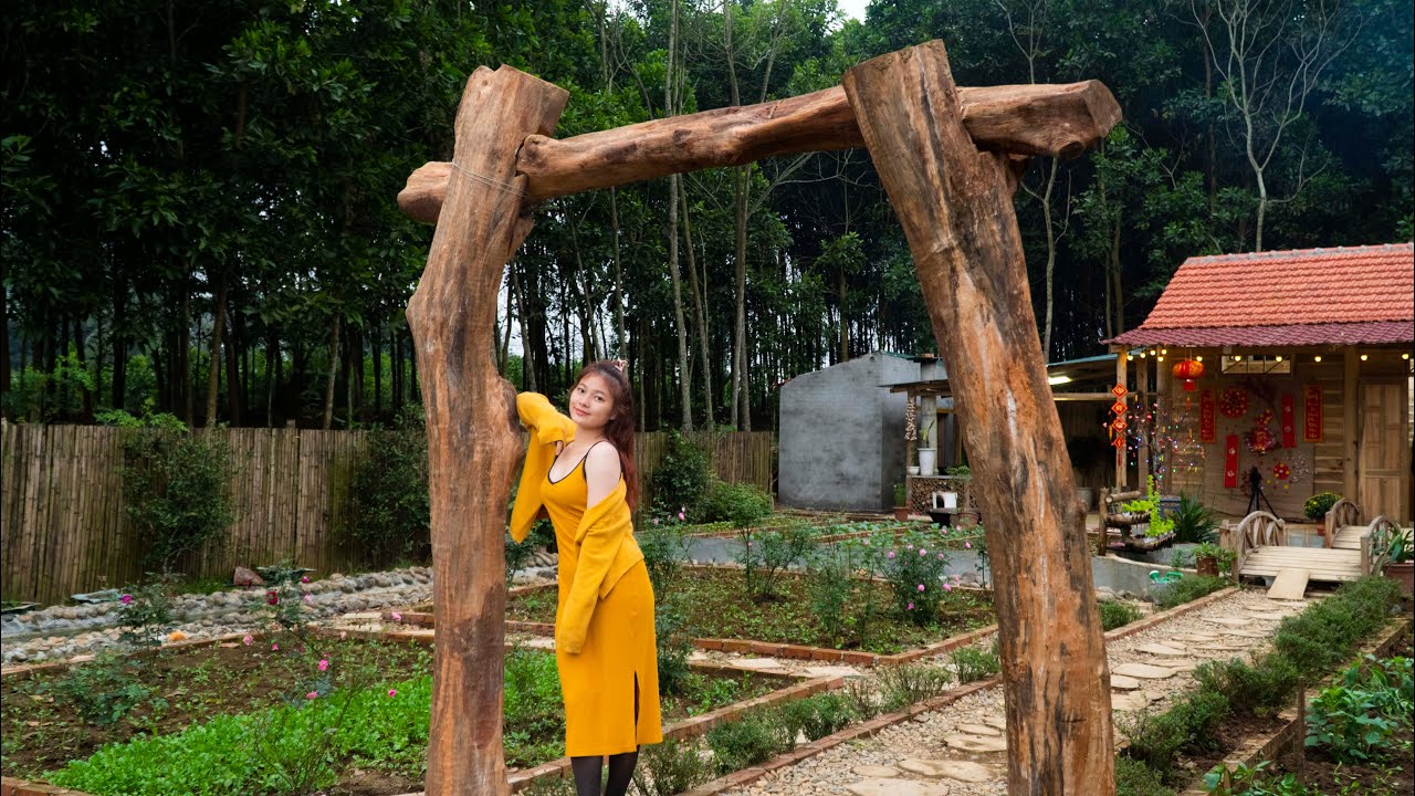 Make a farm gate from rotten wood,  BUILD LOG CABIN | Thảo Bushcraft