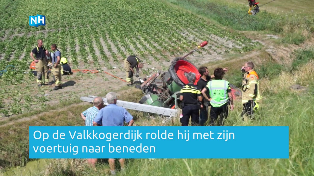 Tractor belandt ondersteboven in greppel Sint Maarten: bestuurder zwaargewond