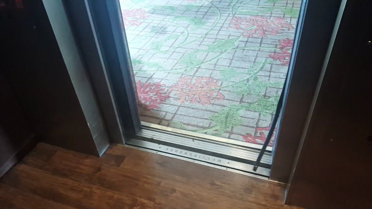 Epic Fail - Elevator Broke on Camera! - Sheraton Hotel - Dallas, TX