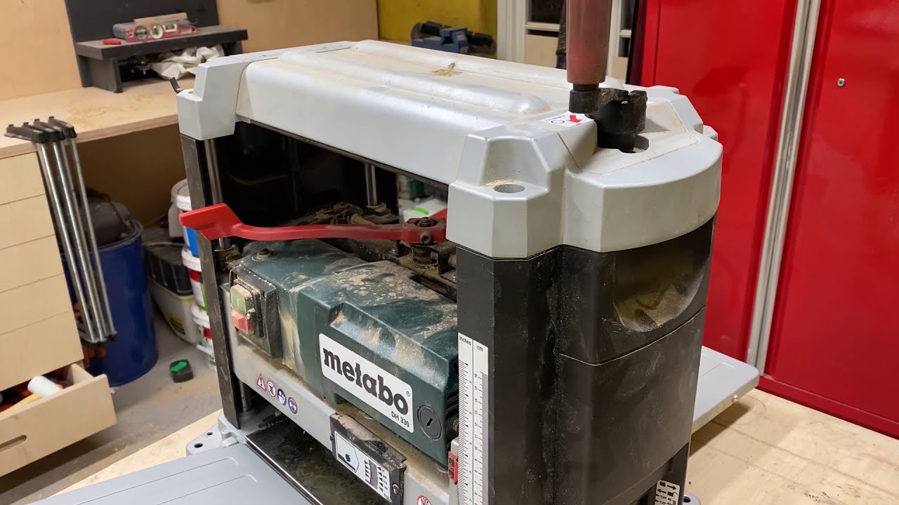 Installing Sheartak spiral cutterhead on a Metabo DH330 thicknesser