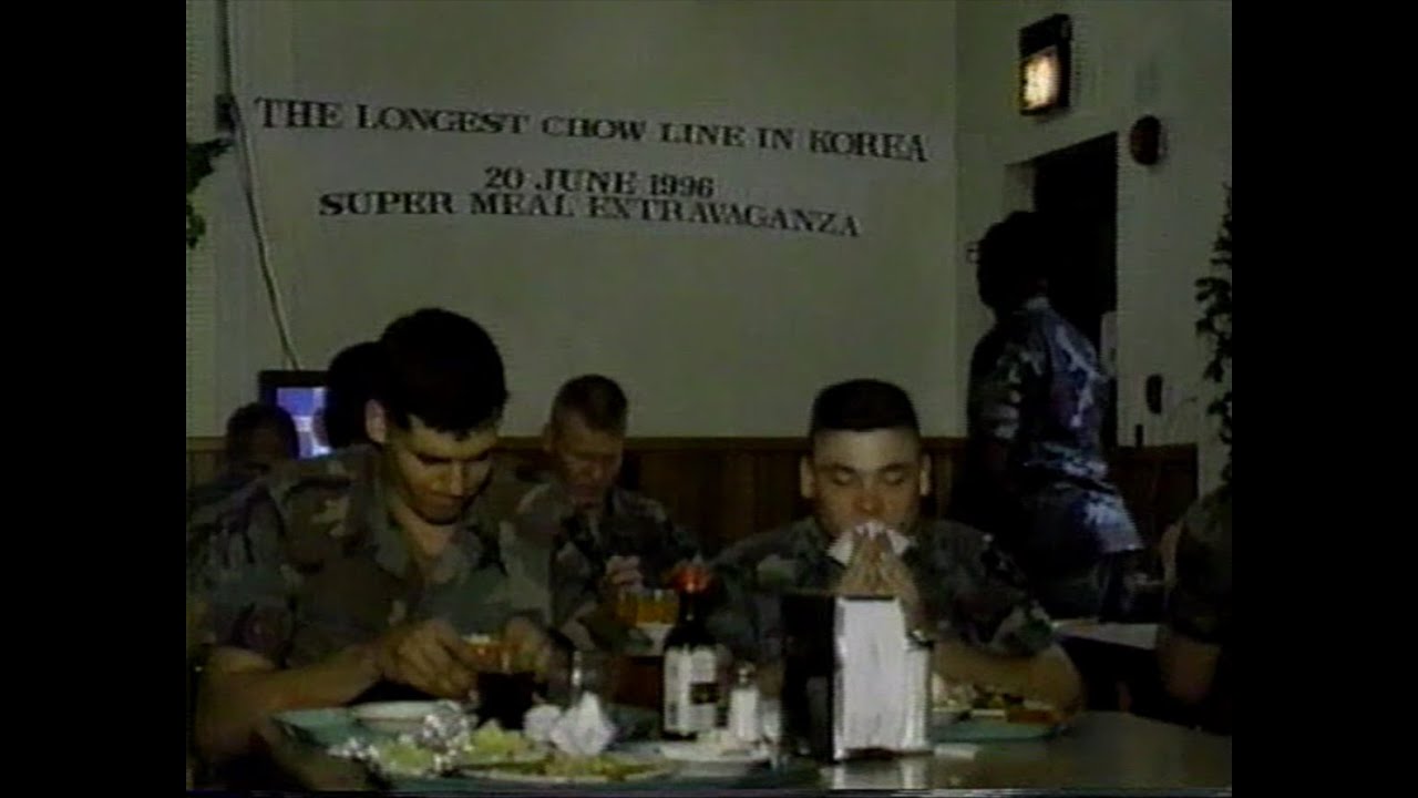 8th U.S. Army in the 90s (205): Longest chow line at Camp Howze (1996)