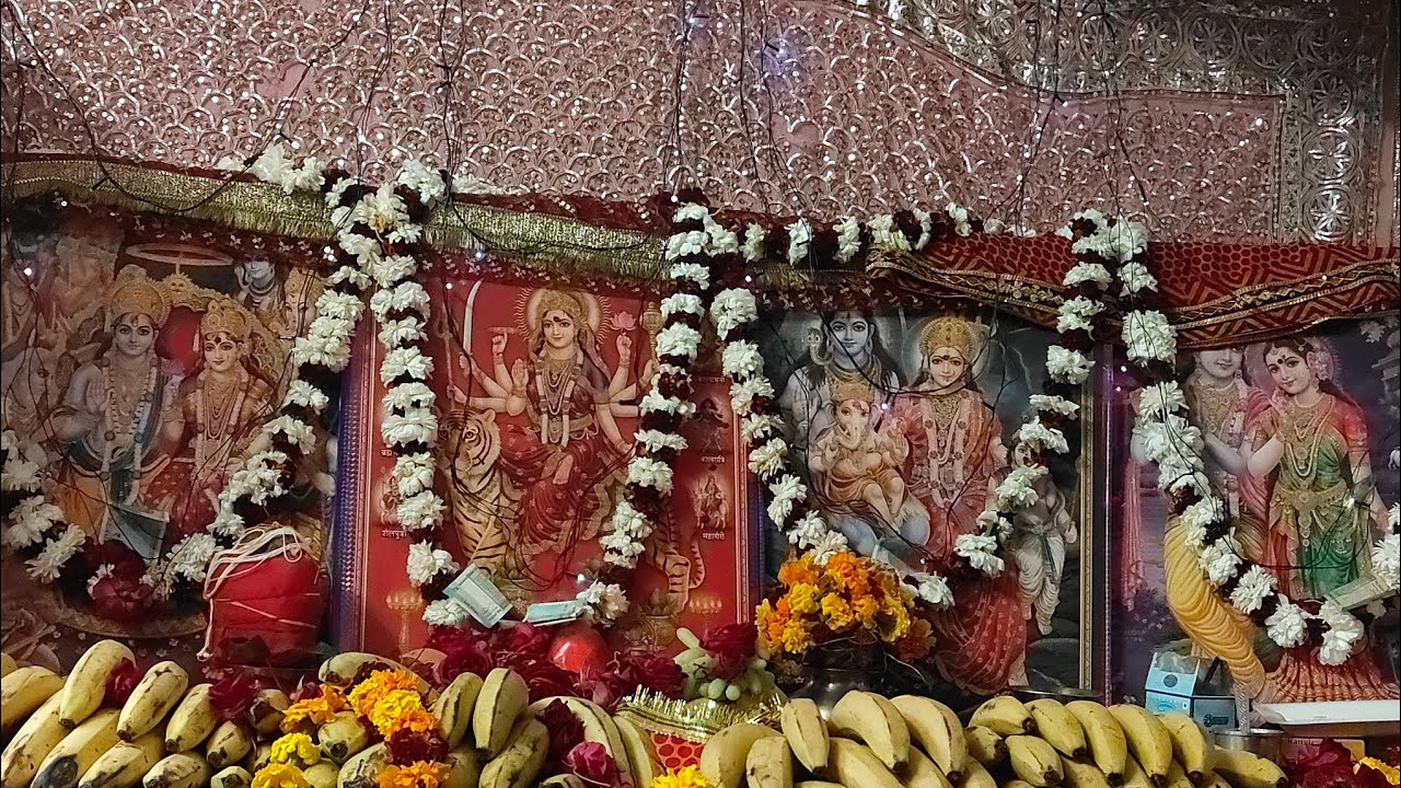दुर्गा माता का बहुत ही प्यारा गढ़वाली भजन - गेनी कुल का बीच म, बैठी होली दुर्गा मां 