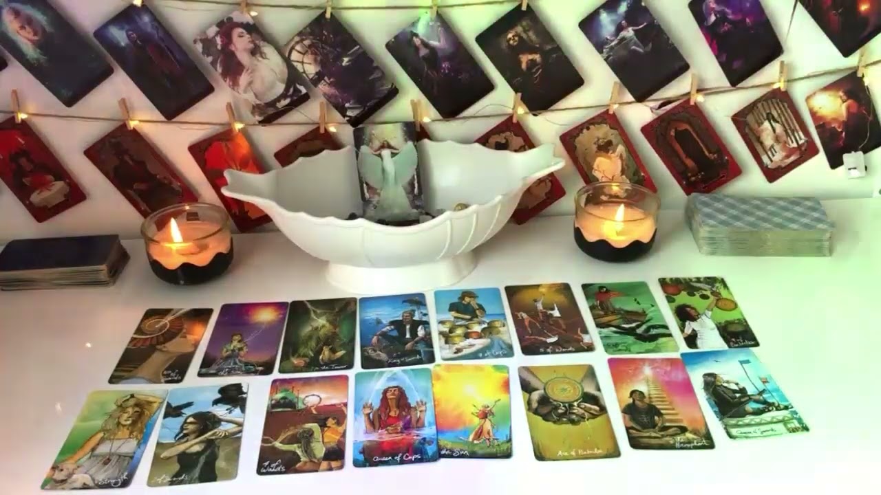 AQUARIUS   SPEECHLESS! U ARE GOING TO BE VERY HAPPY AQUARIUS  LOVE TAROT READING