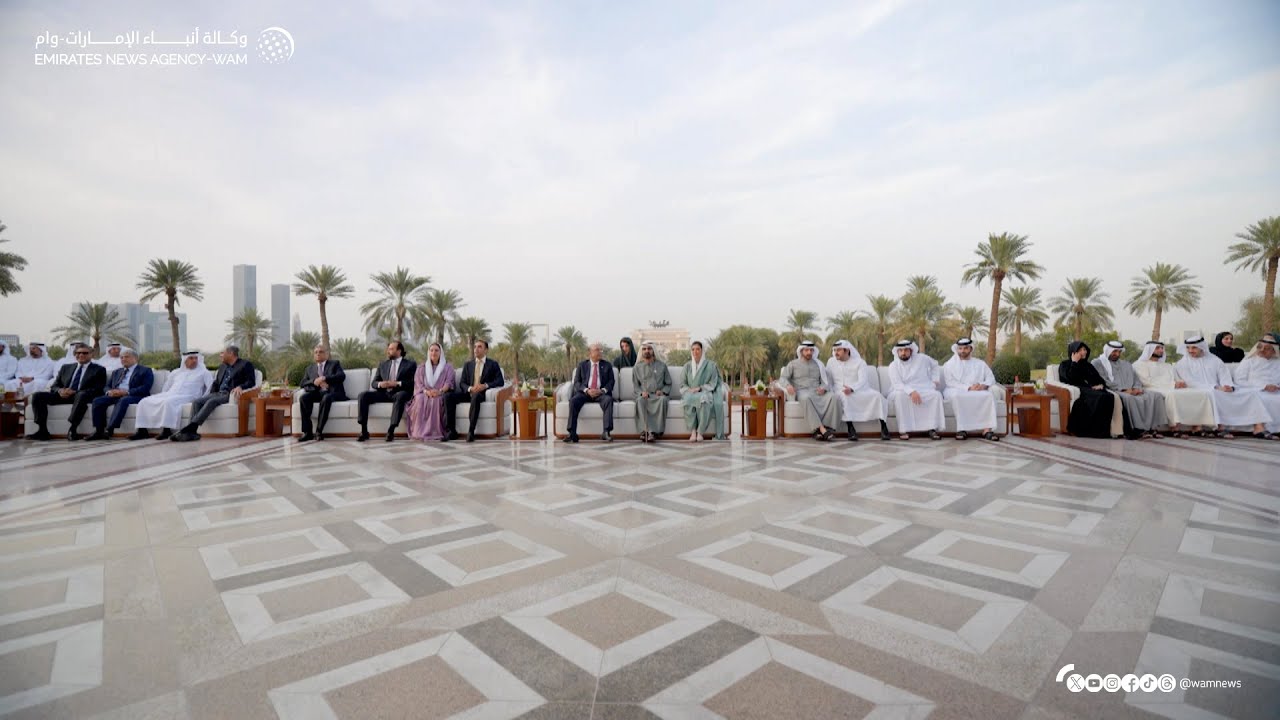 محمد بن راشد يبحث مع رئيس باكستان العلاقات الثنائية وسبل تعزيز التعاون المشترك في مختلف المجالات