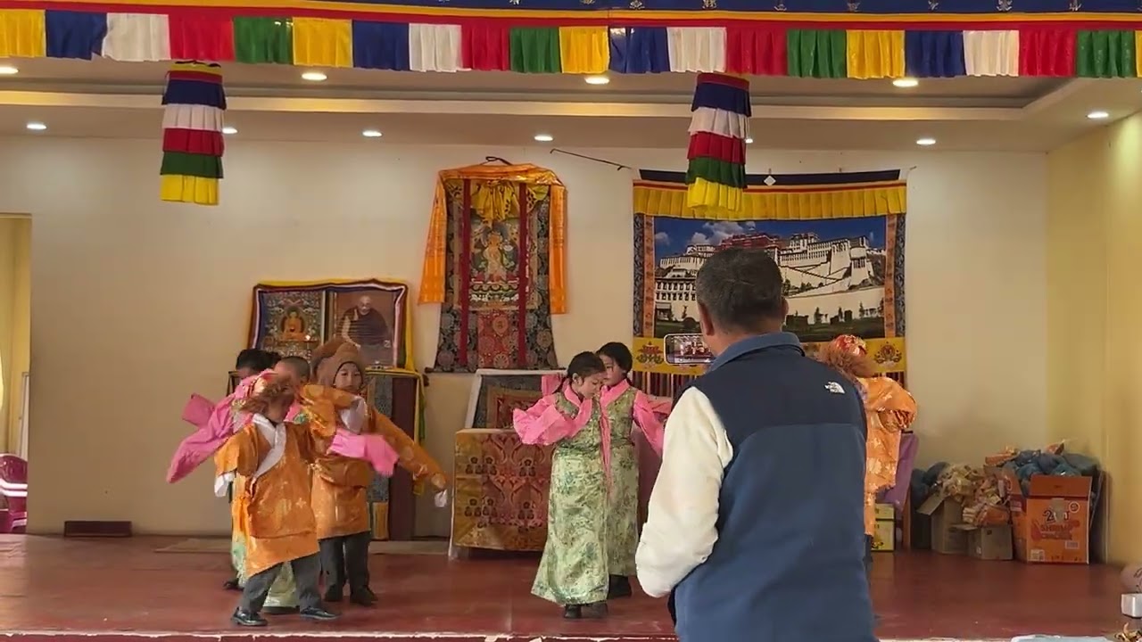 #tibetandance  jampa dolma #gyalpo losar #fyp #nagajuna school 😍