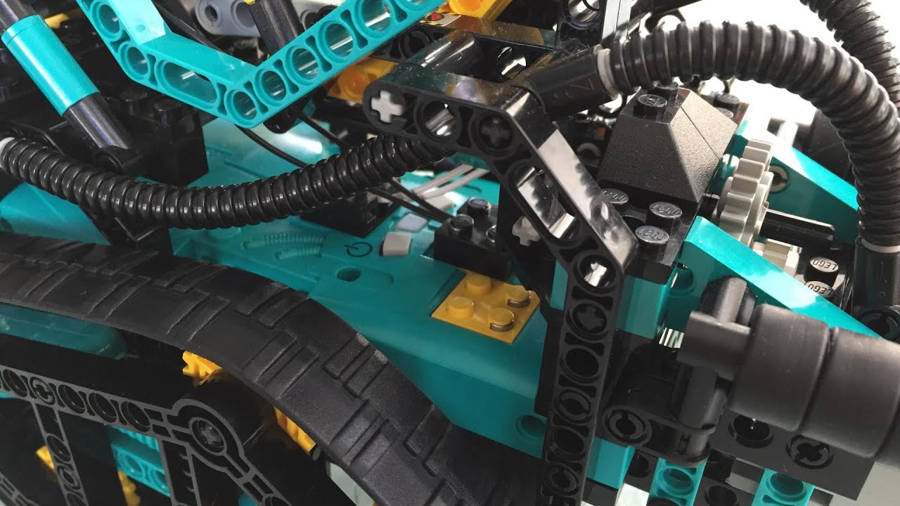 Vintage LEGO Technic 8482 Cybermaster Review Part 2