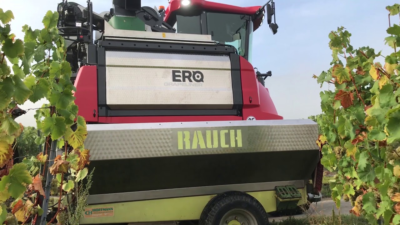 Samochodný sběrací kombajn na hrozny ERO 5000