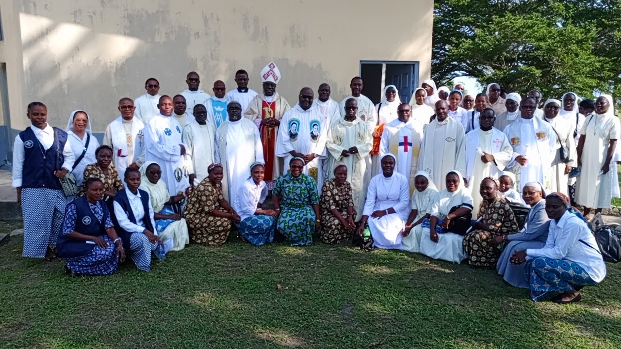 CELEBRATION DU 30EME JOURNÉE MONDIALE DE LA VIE CONSACRÉE AU SÉMINAIRE NOTE DAME  DE LOANGO