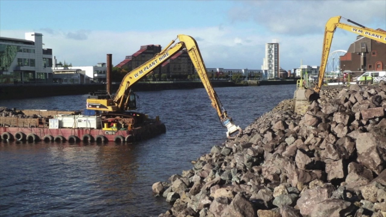 Long reach excavator fleet -WM Plant Hire