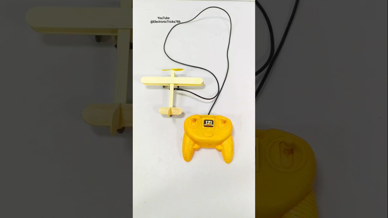 RC plane powered by Remote control / Remote control plane / Remote aeroplane / DC motor aeroplane