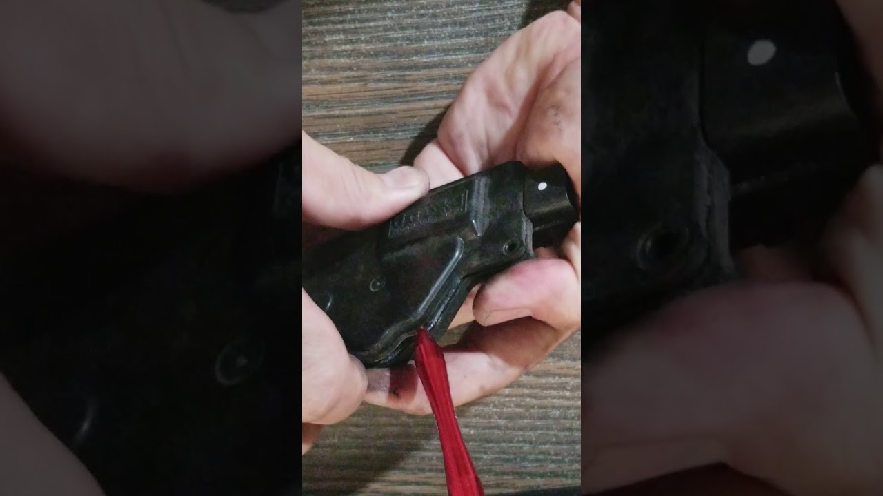 2006-2014 Kia Sedona door lock actuator motor replacement.