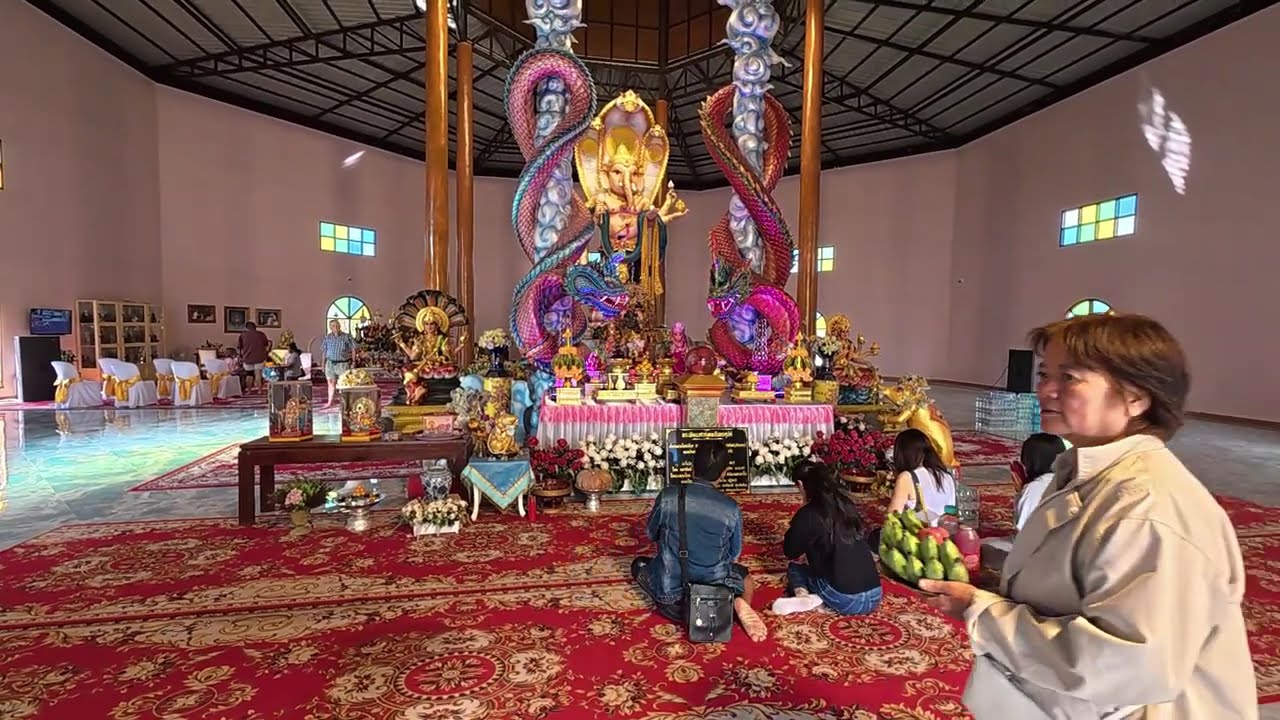 Zum Ganesha Tempel Thewasathan Phra Pikhanet Phrae Samnak Shrine