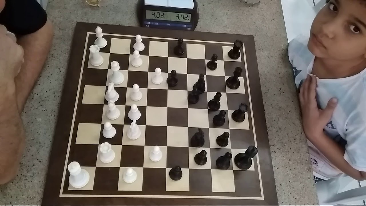 Garoto de 10 anos bate o campe&atilde;o do torneio de Xadrez