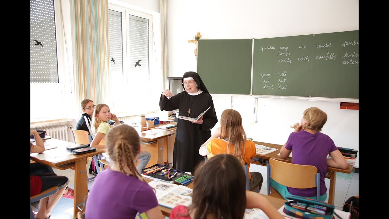 Ein Leben für die Schule - Schwester Vestina ist seit 30 Jahren Schulleiterin