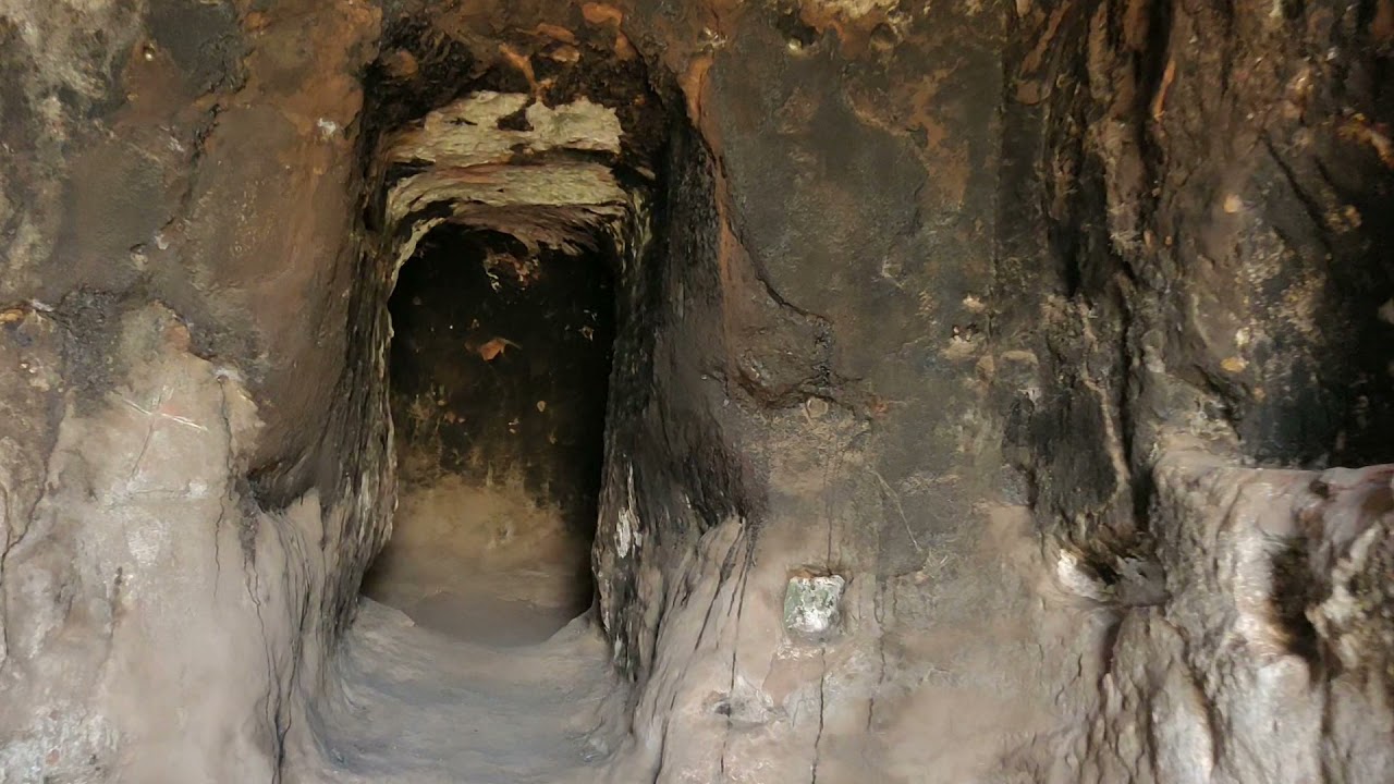 Eremitorio rupestre visigodo de Valdecanales