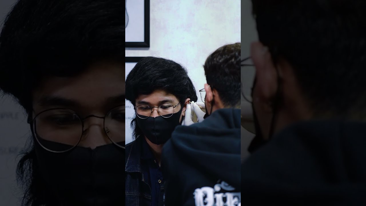 Tindik Telinga Helix Piercing = IDR 200K @piercingindonesia
