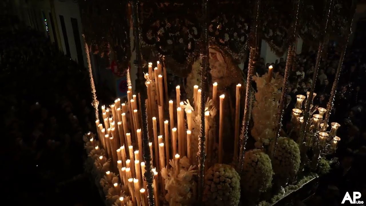 IMPRESIONANTE: La Virgen Macarena por Calle Relator en su traslado a Catedral | Magna Sevilla 2024