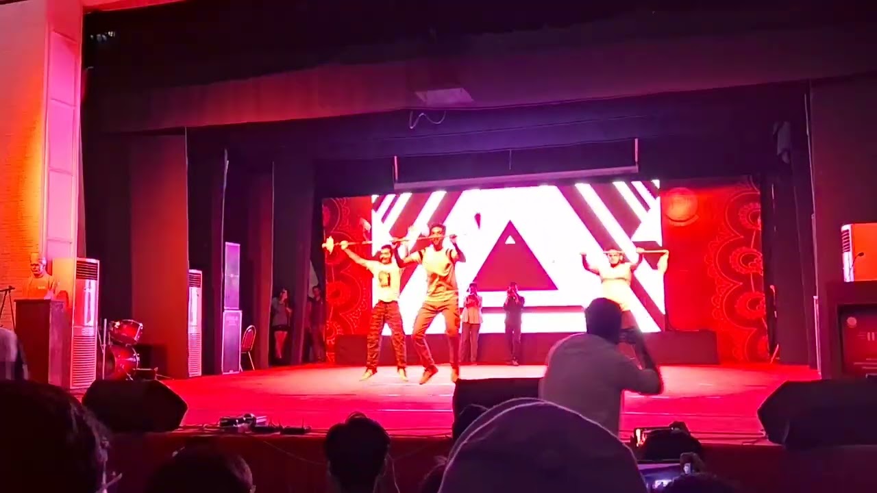 Dance in IIT | IIT BHU Dance video | IITIAN ROCKS🔥🔥🎊