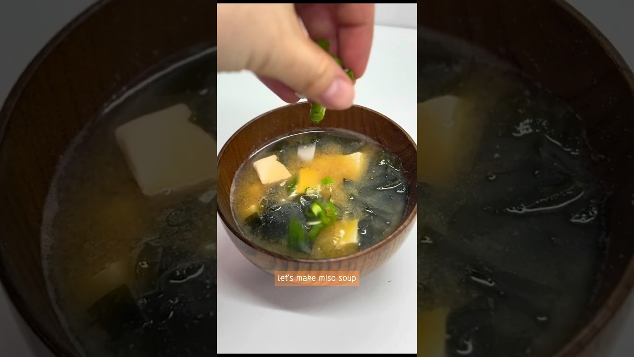 Simple Miso Soup Recipe with Fresh Seaweed and Tofu. #misosouprecipe #misosoup #japanesehomecooking