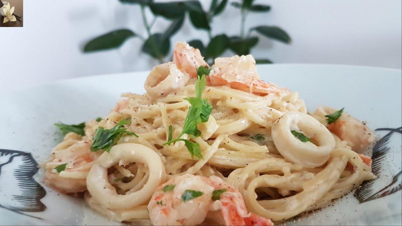 Sbaguetti aux fruits de mer /Seafood Pasta In a Creamy Sauce/ سباغيتي بفواكه البحر و الصلصة البيضاء