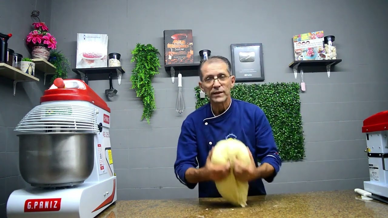 Como Fazer Pão de Hambúrguer na Amassadeira Espiral AE05L G Paniz