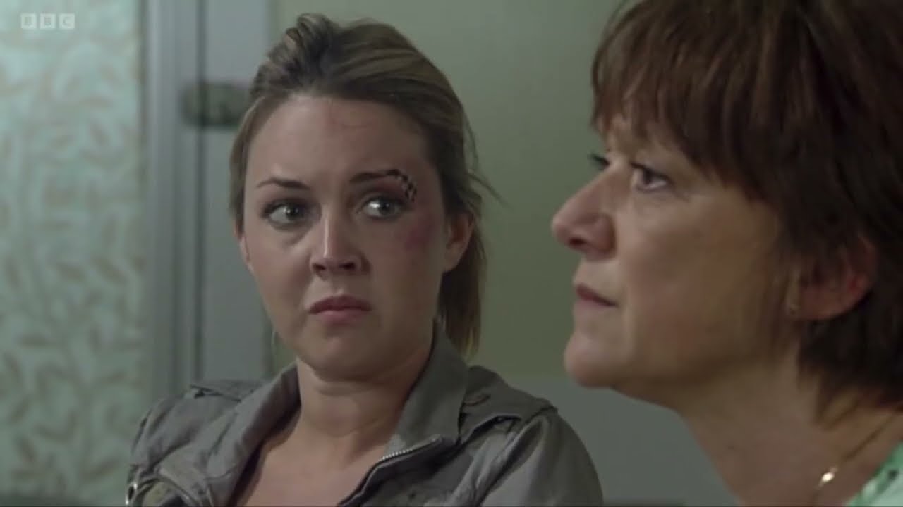 Stacey Slater 24/07/2009 (1/3)