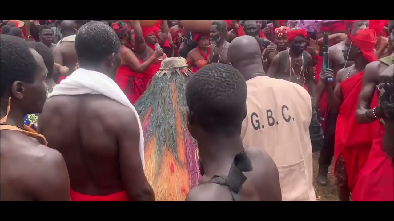 THIS IS HOW THE EWE PRIESTS PERFORM SHOCKING MAGIC AT ASANTEHEMAA’S FUNERAL AT MANHYIA