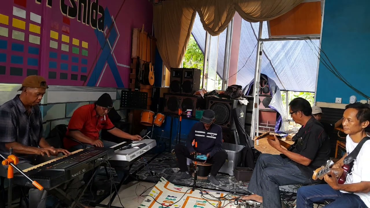 Ku ingin .. artshida fersi  latihan .