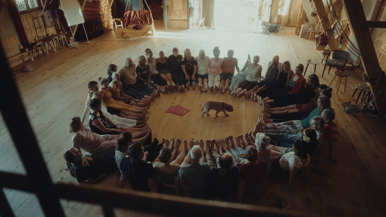 Bewusstseinswandel durch transformative Praktiken: Achtsamkeit, Dyaden, Social Presencing Theater