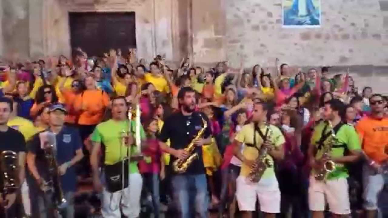 Txaranga Ptxaranga en la sallida de los toros, JADRAQUE 2014