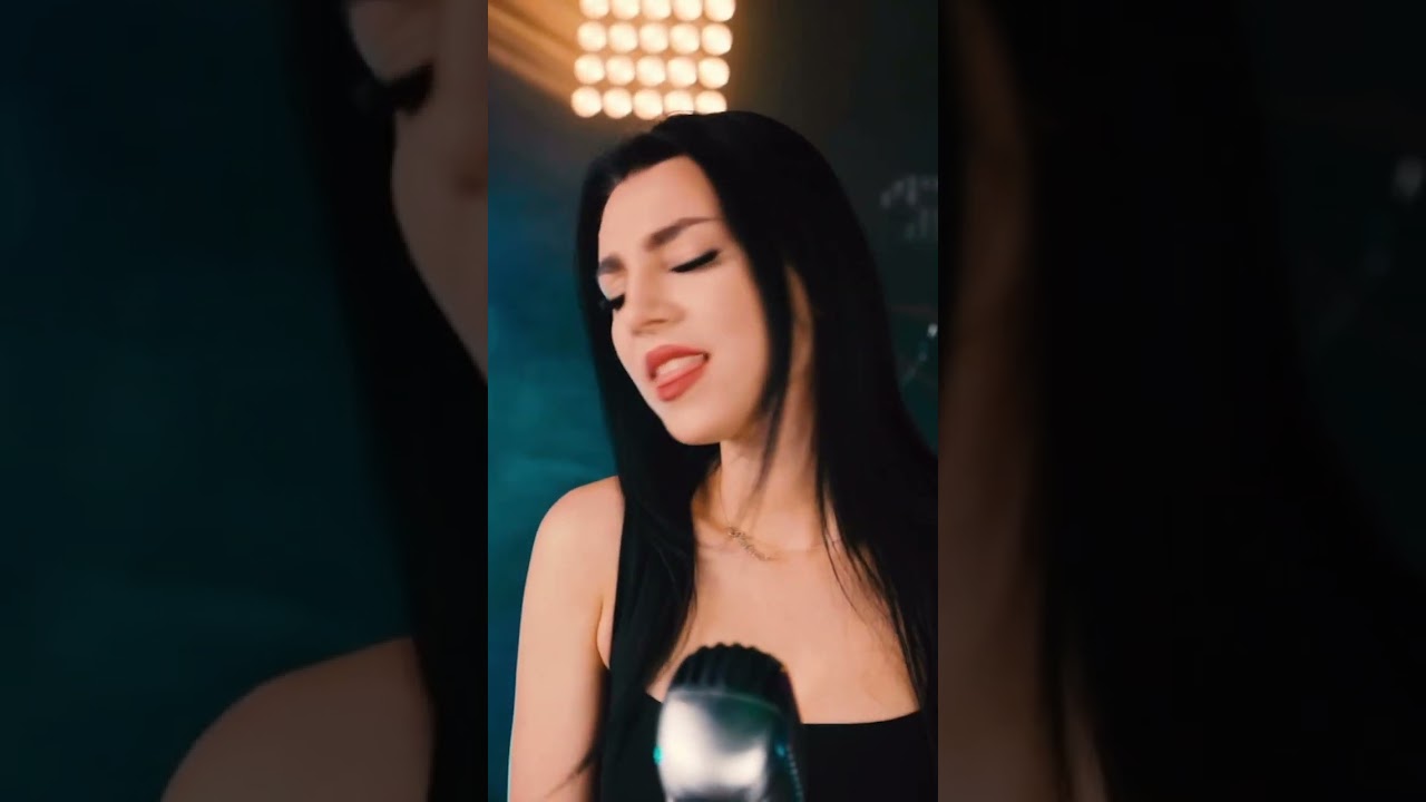 This cover is killing me softly!! 🖤🖤 #andreeacoman #coversong #cover