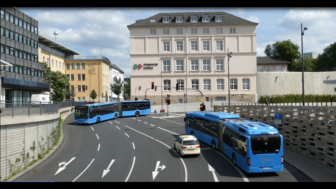 1 Stunde Busverkehr Wuppertal Hbf Einfahrt