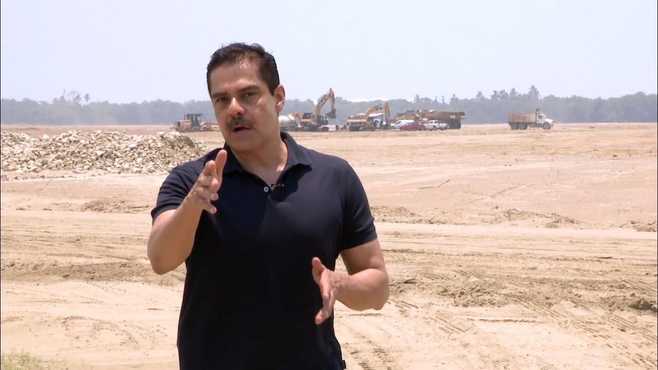 Javier Alatorre visita la zona de la nueva refinería de Dos Bocas