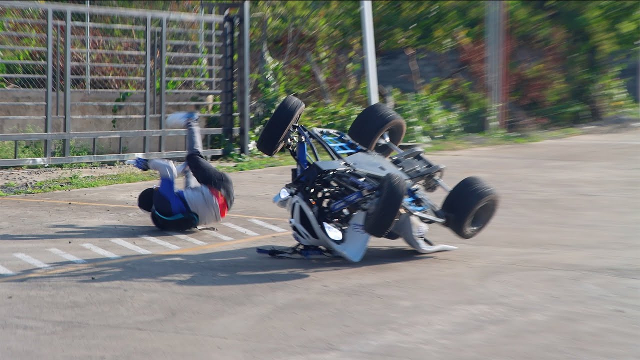 Se Voltea el Cuatri - Dannyel con 5 años conduce Yamaha Raptor 700r