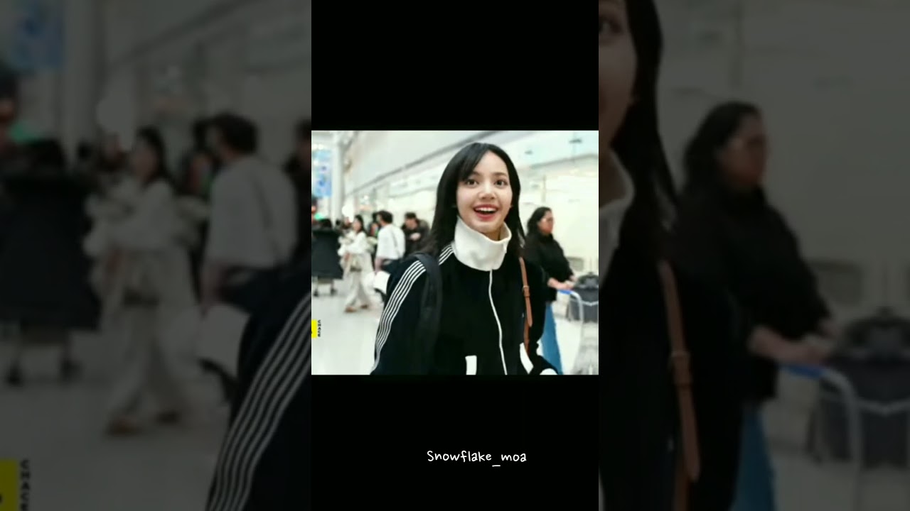 Lisa's airport fashion🧸💗 