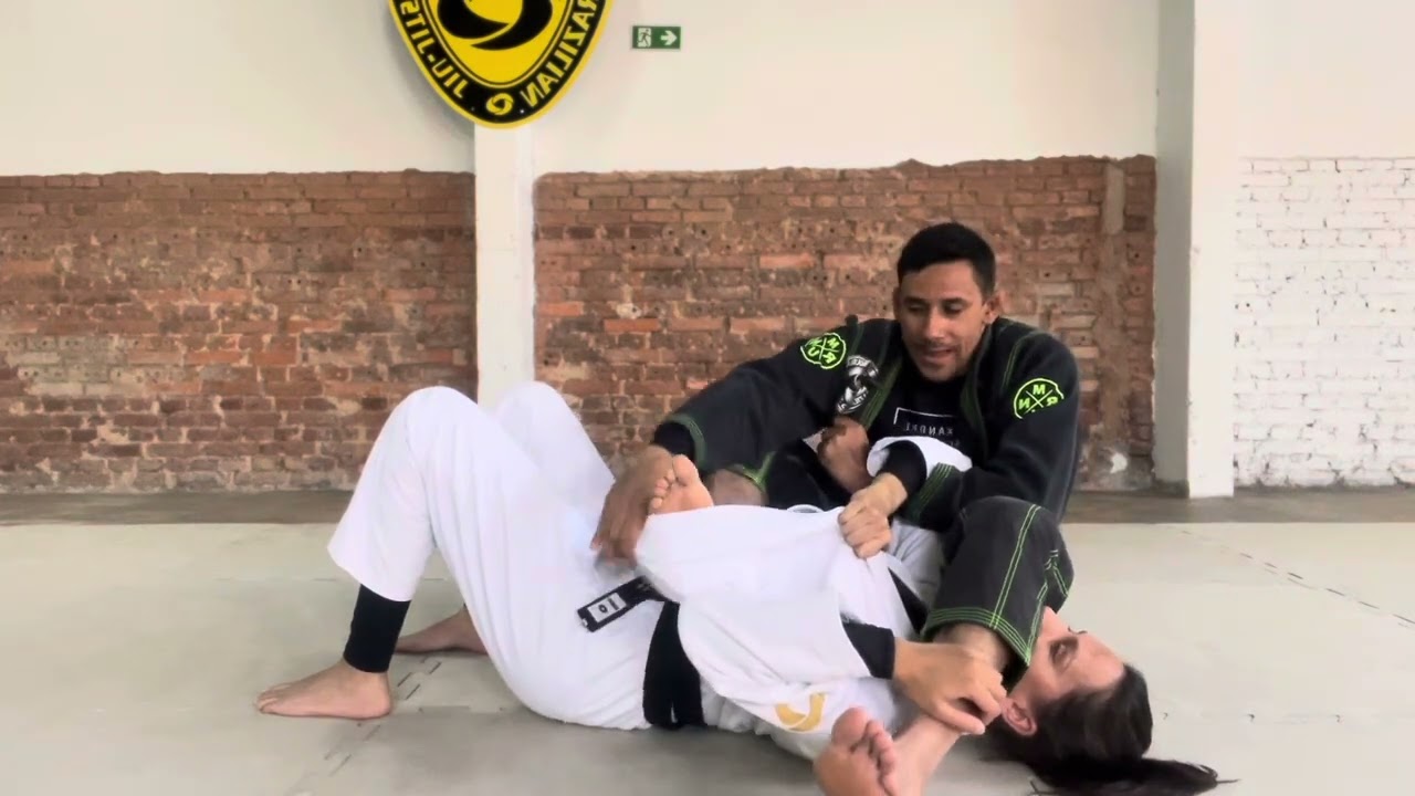 COMO ESTOURAR A PEGADA DA GOLA NO ARMLOCK 
