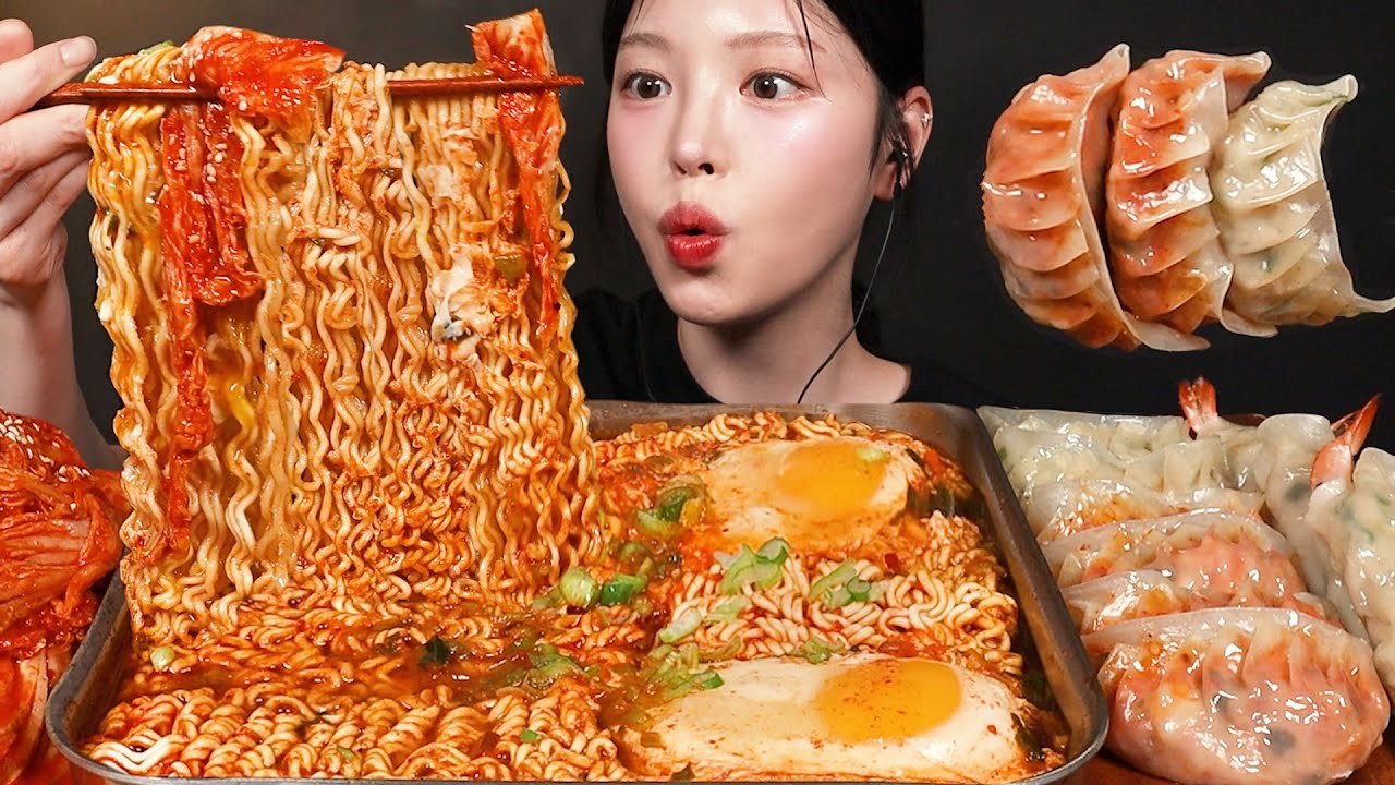 SUB)꼬들칼칼 진라면 매운맛 먹방! 실비김치에 쫀득한 투명피만두 새우만두까지 야식 꿀조합 Ramyeon & Mandu Mukbang Asmr