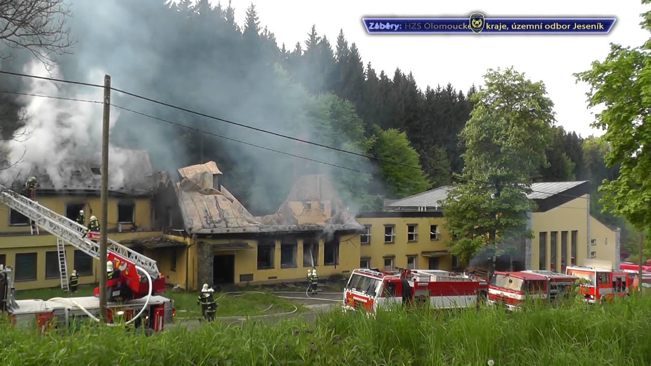 2014-05-12 Zásah - Požár bývalého hotelu Na Mýtince - Dětřichov, Jeseník