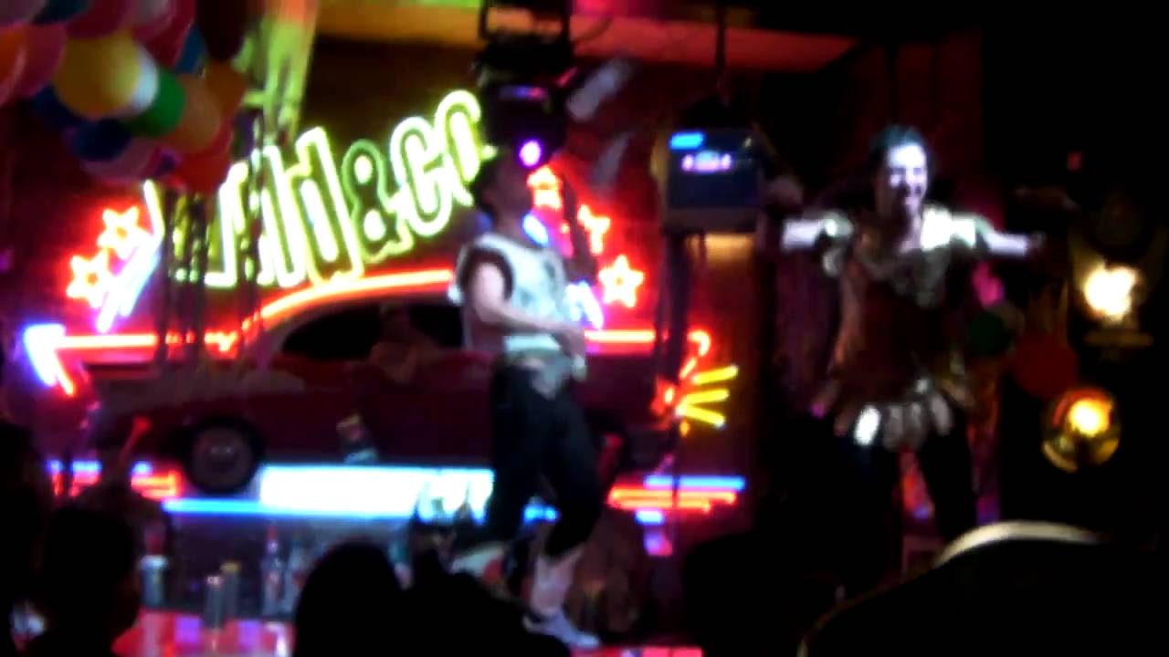 Freestyle Bartending @ wild & co. Oura, Albufeira - Carnaval 2011 [HD]